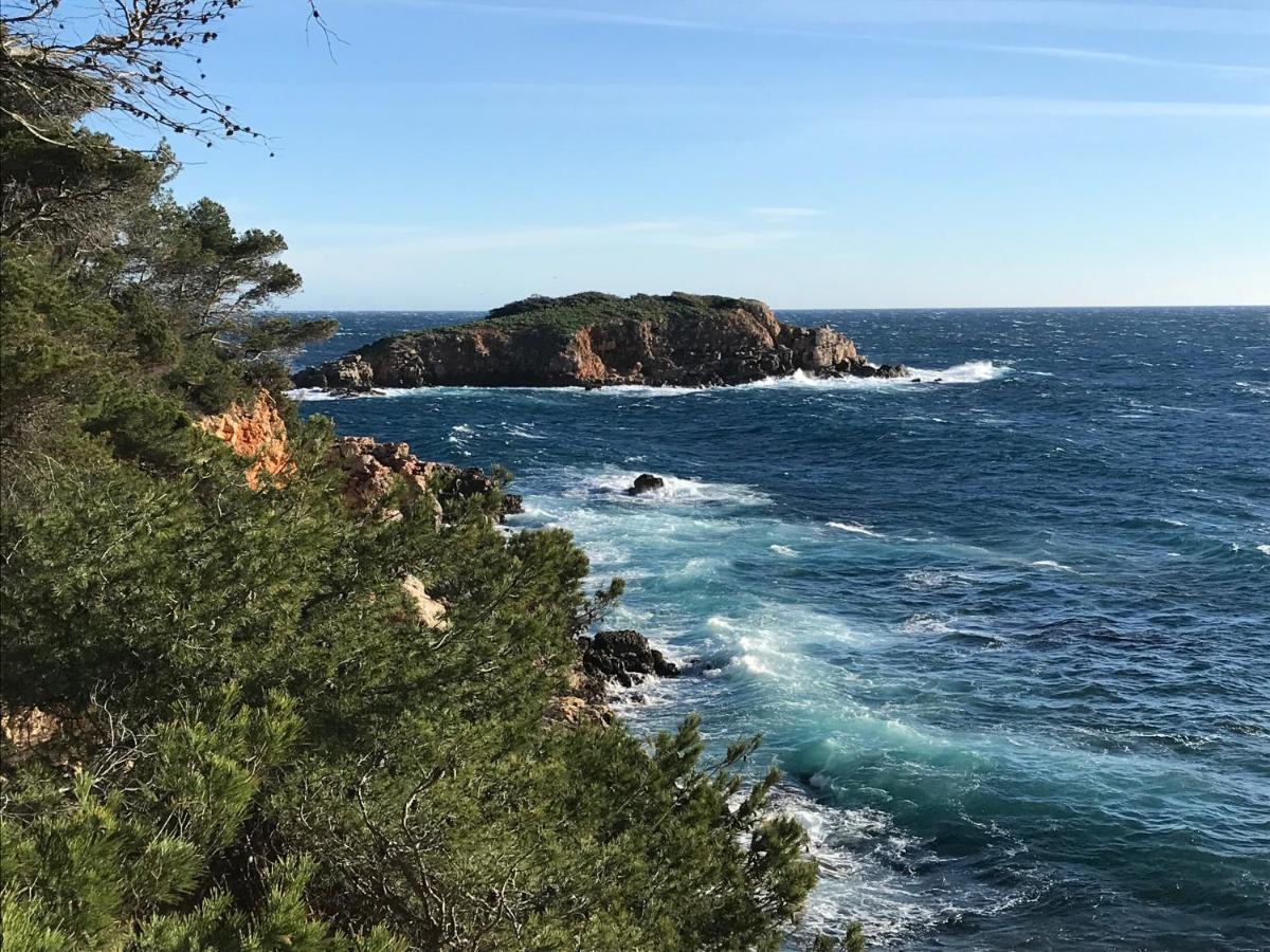 Villa Lucienne Bandol , T2 4 Etoiles Avec Garage, Dans Les Calanques Luaran gambar